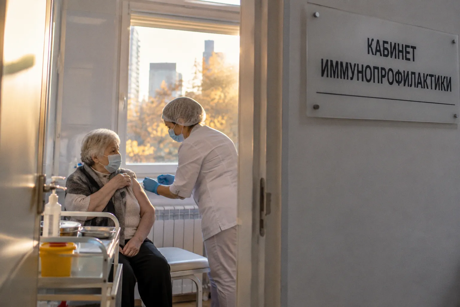 Депздрав Москвы определил правила сезонной вакцинации в кабинетах иммунопрофилактики